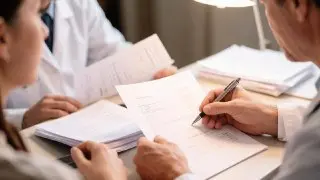 С 1 сентября медсправки можно будет получать родственникам