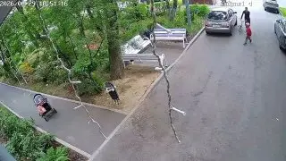 В Алтуфьеве женщина заставила мальчика целовать её ноги и руку: жители обратились в полицию