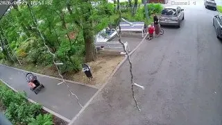 В Москве женщина заставила ребёнка встать на колени и поцеловать ей ноги: возвращение велосипеда после инцидента