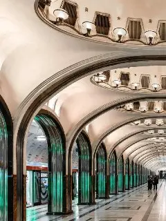 Маяковская: метро, где оживают архитектура, музыка и поэзия