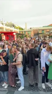 Рекорд поцелуев в Москве: более 100 пар обновили достижение в Депо!