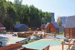 Обустроены новые прогулочные площадки в образовательном комплексе «Камертон»