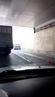 В Жуковском перевернулся автомобиль в тоннеле