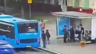В Люблино задержали мужчину за грабеж с удочкой