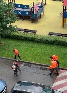 Необычные методы борьбы с ливневкой в районе Северный