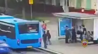 В Люблино мужчина ограбил прохожего с удочкой