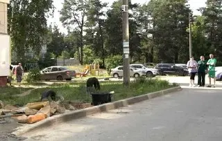 Жители дома на проспекте Чапаева рискуют остаться без проезда