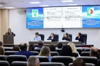 В ТиНАО обсудили защиту прав несовершеннолетних на заседании