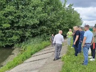 Замор рыбы в реке Кожурновке: жители Меньшово в панике