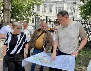 Префект ЦАО проверил благоустройство в Хамовниках