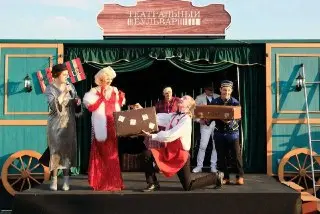 Спектакли на передвижной сцене «Дилижанс» в усадьбе Кусково