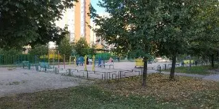 Дети продолжают страдать на площадках Лобни: новый инцидент