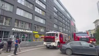 Пожар в ТЦ: Пожарные локализовали возгорание на крыше