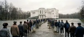 Очередь на жилье: 37 лет ожидания и 8 квартир за полгода