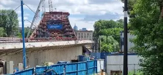 Строительство моста-паруса: монтаж ключевых элементов начался
