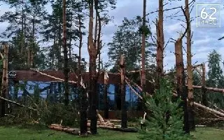 Смерч в Рязанской области: кадры разрушений и штормовое предупреждение