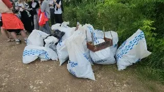 Жители Дракино очистили берег Оки от мусора
