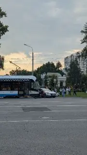 Трамвай столкнулся с такси в Москве: подробности аварии