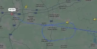 Три Самолета Мучаются в Небе: Непогода в Москве Не Уступает