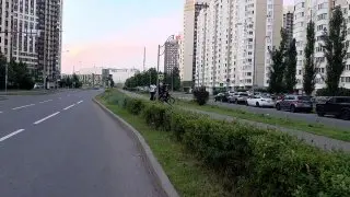 Питбайкеры нарушают правила на тротуарах Новой Москвы