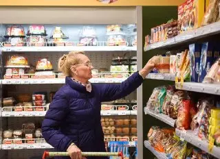 Снижение посещаемости продуктовых магазинов в России на 10%
