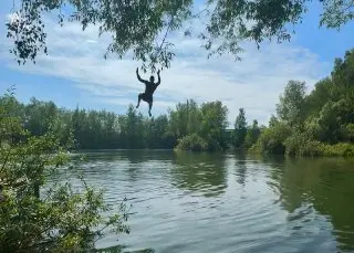 Церкариоз угрожает купальщикам: новая опасность в водоёмах