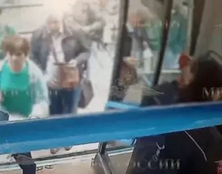 Два иностранца напали на контролера и пассажира в автобусе