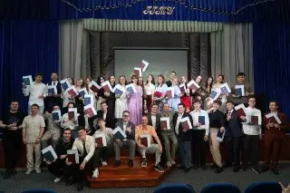 Вручение дипломов на историческом факультете ГГТУ: 23 отличника