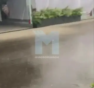 Ураганный ветер снес крышу на Винзаводе: последствия ливня