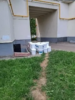 Ремонт в подвале дома на Саянской: жители в недоумении