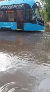 Мосводосток Убирает Последствия Ливня в Москве