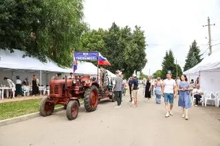 ГжельФест: 30 мастеров показали керамику и провели мастер-классы