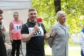 Ветеран СВО Эдуард Шонов участвует в «Петропавловском забеге»