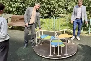 Коммунальщики проверили дворы и подъезды: есть возможность участия