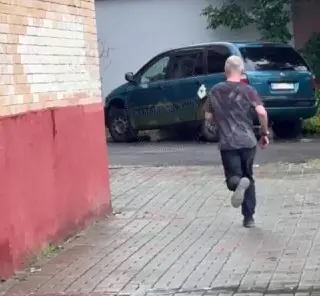 Осторожно: Мужчина ущипнул девушку на Южной улице