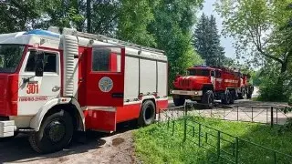 Спасатели потушили пожар в квартире и эвакуировали 10 человек