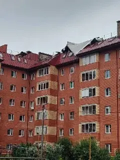 Ураган в Подосинках: Ветер вывернул крышу многоквартирного дома