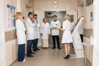 Министр здравоохранения осмотрел больницу и бассейн в Клину
