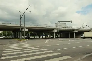 Завершено обновление Кузьминского путепровода: движение открыто