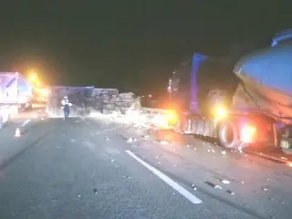 Два грузовика столкнулись на трассе «Дон»: спасатели устранили последствия