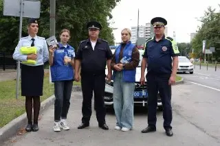 ГИБДД и активисты провели рейд по безопасности дорожного движения