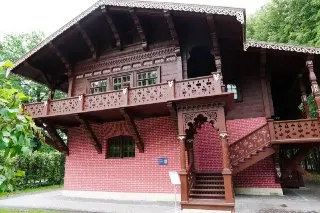В Кусково Открывается Реставрированный Швейцарский Домик