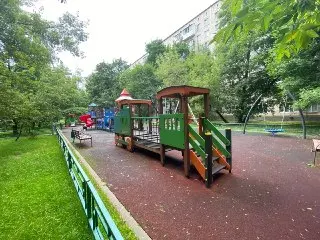 Двор на Люблинской: Благоустройство сделало его современным