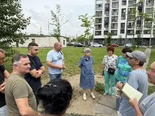 Управа и жители Каскадной обсудили благоустройство района