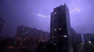 Грозы и ливни в Москве: жёлтый уровень опасности с 12:00 до 18:00