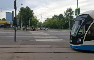 Велосветофоры на пересечении Дежнёва и Сухонской улицы