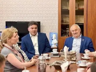 Юнармейцы из Приморья почтили память Героя России в Можайске