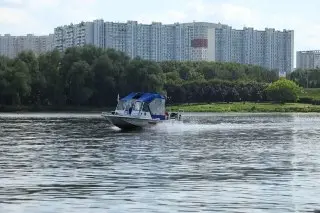 Спасатели вытащили тонущего мужчину из Борисовских прудов