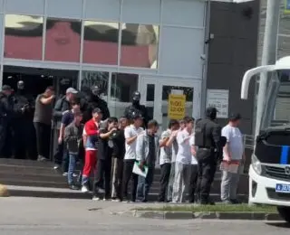 ОМОН провел рейд в ТЦ: 15 тысяч мигрантов выдворено из России