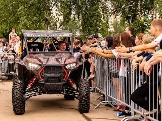 Зрелищное шоу мотофристайла FMX13 собрало три тысячи зрителей